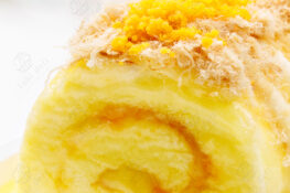 Bông lan cuộn sốt phô mai trứng muối