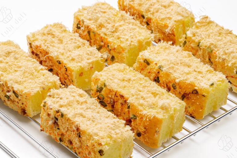 Bánh mì kẹp chà bông