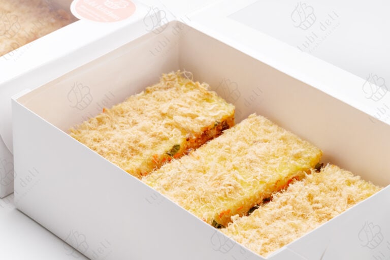 Bánh mì kẹp chà bông